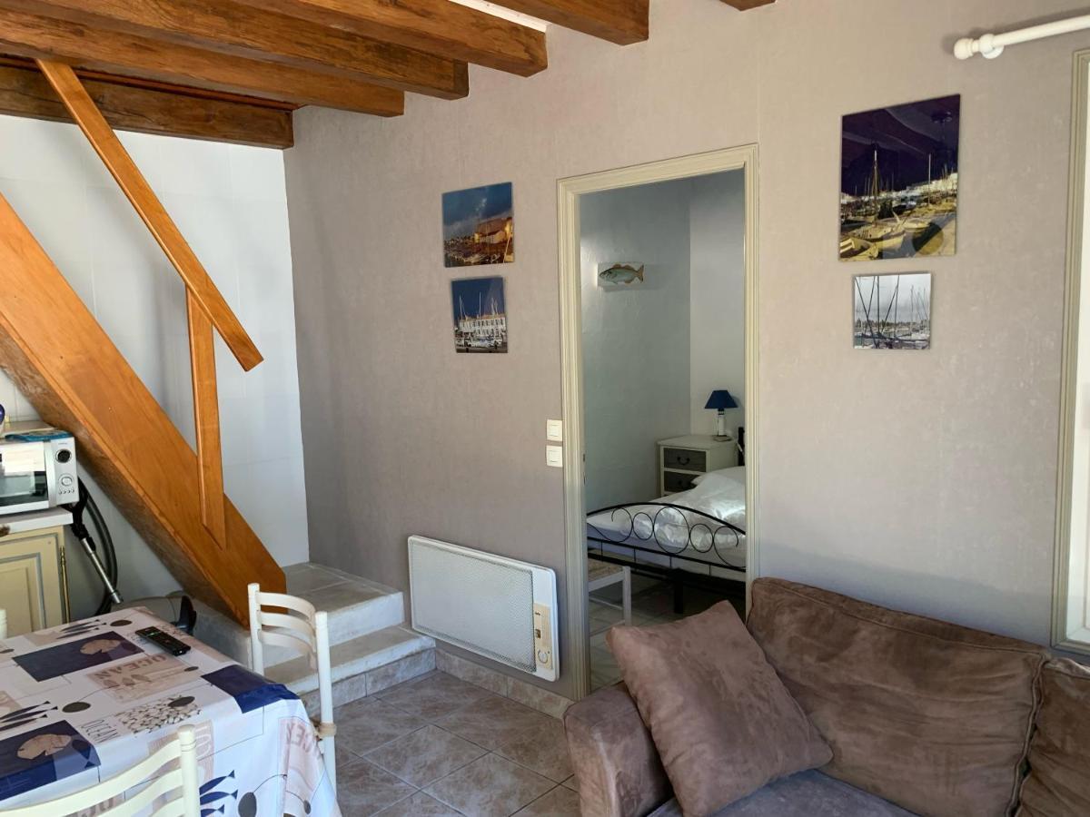 Maison De Pays Au Centre Du Village Saint-Martin-de-Re Exterior photo